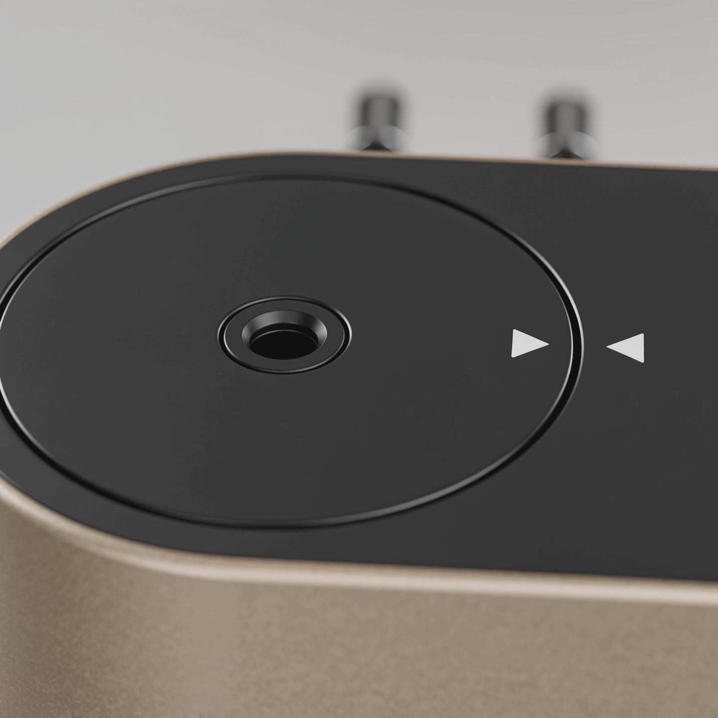 Video laden: Aroma Diffuser - Pluggy™ - Goud 60m² - APP (Wi-Fi)